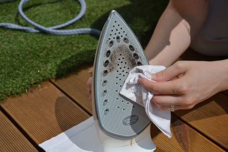 Quick Trick To Clean A Burnt And Sticky Iron Soleplate | xCleaning.net