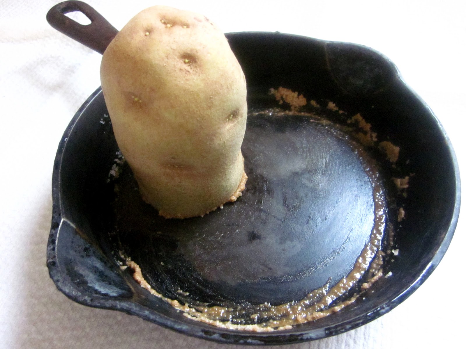 Baking Soda And Potato Trick To Remove Burnt Grease From A